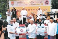 Berbagi Santunan sekaligus...