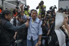 Ikut Demo, Raja Media...
