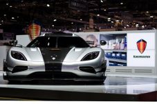 Koenigsegg Siapkan Lawan...