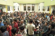 5.414 Pelanggar Antre...