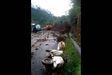 Longsor Banjarnegara,...