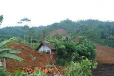 Longsor Banjarnegara...