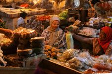Pasar Rakyat Ajang Promosi...