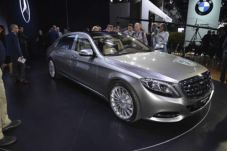 Daimler Rilis Harga...