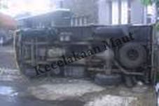 Mobil Terguling, Tiga...