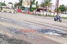 Banyak Lubang di Jalinsum