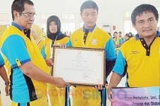 Atlet Berprestasi Diguyur...