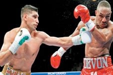 Khan Tantang Mayweather
