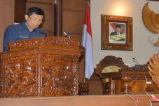 Pekerjaan Menumpuk,...