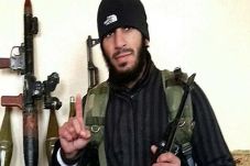 Militan ISIS Tertawa...