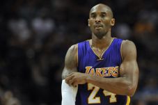 Legenda NBA Salut dengan...