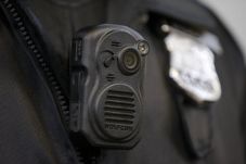 Petugas LAPD Dilengkapi...