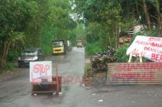 Warga Ngepring Tolak...