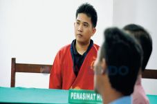 Curi Senapan Serbu M16,...
