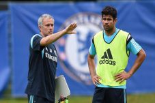 Mourinho Pastikan Turunkan...