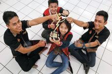Hang-Man, Alat Bantu...