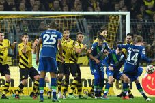 Klopp Sesalkan Gol Kepala...