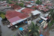 Banjir Bandang Landa...