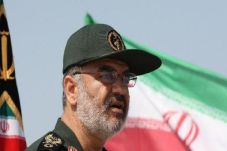 Iran: Rudal Supersonik...