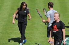 Nasib Mauresmo Tinggal...