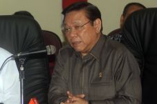 Agung Laksono Dinilai...