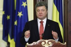 Poroshenko Keukeuh Ukraina...