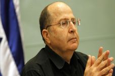 Israel: Serangan ke...