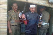 Dedi Temukan Miras Dijual...