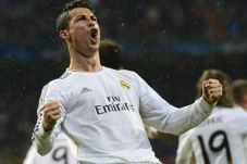 Patung Ereksi Cristiano...