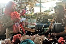 Harga Bahan Pokok Merangkak...