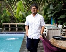 Rayakan Natal, Bams...