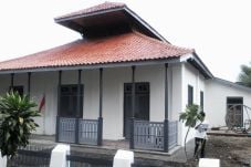 Pemugaran Gedung Sarekat...