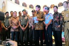 Djarot Klaim Malam Natal...