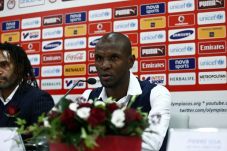 Abidal Ogal Latih Tim...