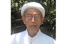 KH Nawawi Abdul Azis...