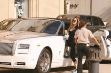Khloe Kardashian Tampil...