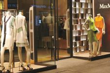 Max Mara Manjakan Para...