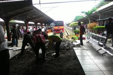 Lokomotif Parahyangan...