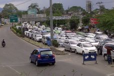 Macet Parah, Jalur Puncak...