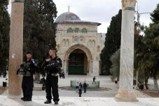 Dua Polisi Israel Ditikam...