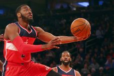 Wall Kalahkan LeBron...