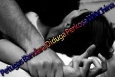 Dua Petugas Bandara...