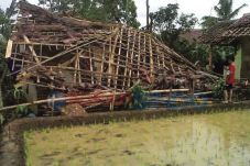 Puting Beliung Terjang...