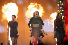 Taylor Swift Rajai Billboard...