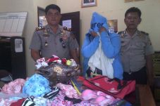 Ibu Rumah Tangga Tertangkap...