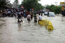Hujan, Jalan di Jakarta...