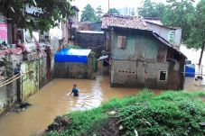 Banjir Kiriman Rendam...