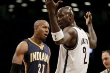 Kembali Berulah, Garnett...