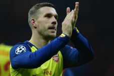 Podolski Tegaskan Keluar...