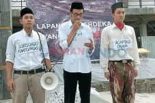 Selamatkan Lapangan...